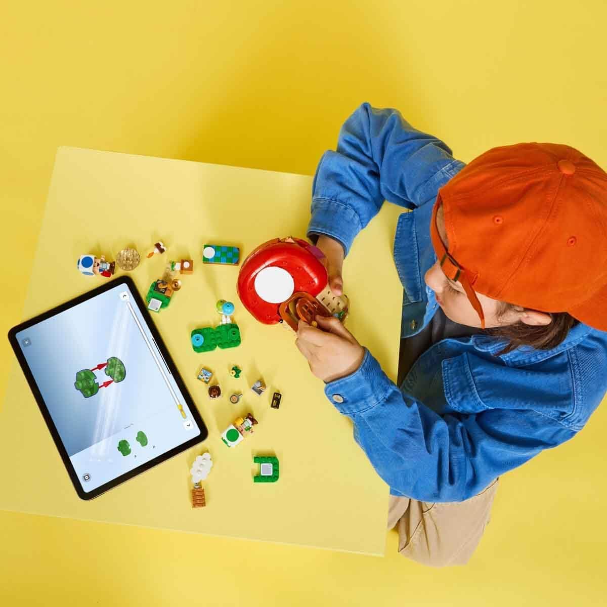 LEGO Super Mario Party na Casa do Toad - Conjunto Interativo com 2 Figuras, Cozinha, Quarto e Mesa de Piquenique - Presente Ideal para Crianças a partir de 7 Anos - 72041