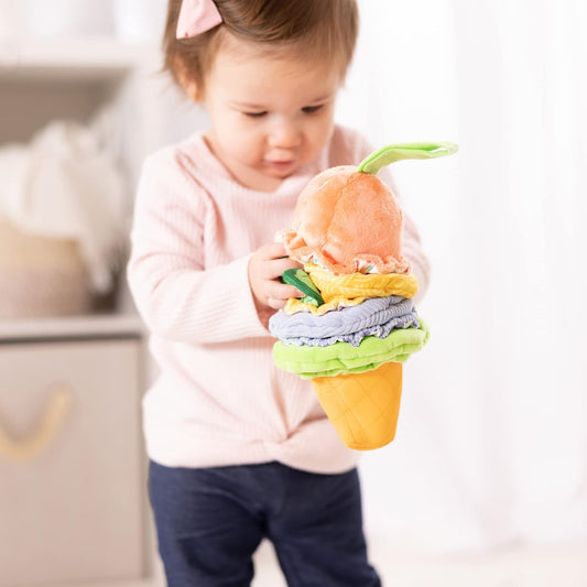 Melissa & Doug Brinquedo infantil Ice Cream Take-Along com som e vibração - Brinquedos de desenvolvimento inicial e atividades - Macio