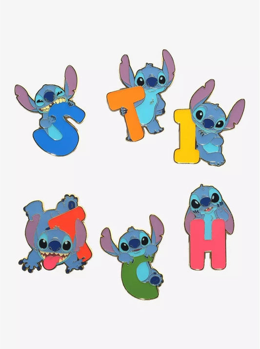 Loungefly - Disney - Lilo e Stitch - Broche de esmalte misterioso Letters & Poses - 1 de 6 para colecionar - Os estilos variam - Lilo e Stitch - Broches de esmalte para caixa surpresa - Broche fofo e colecionável - para mochilas