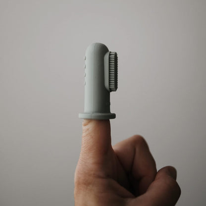 Mushie Escovas de dente de dedo Baby | Conjunto com 2 escovas de dente de silicone para bebês | Primeira escova de dente para bebês, acalma gengivas irritadas | Material: Silicone de qualidade alimentar (Stone/Tradewinds)