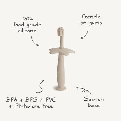Mushie Escova de dentes de treinamento em silicone, para bebês e crianças pequenas, com base de sucção para fácil armazenamento e treinamento, material: silicone de qualidade alimentar, design de estrela (azul Cambridge).