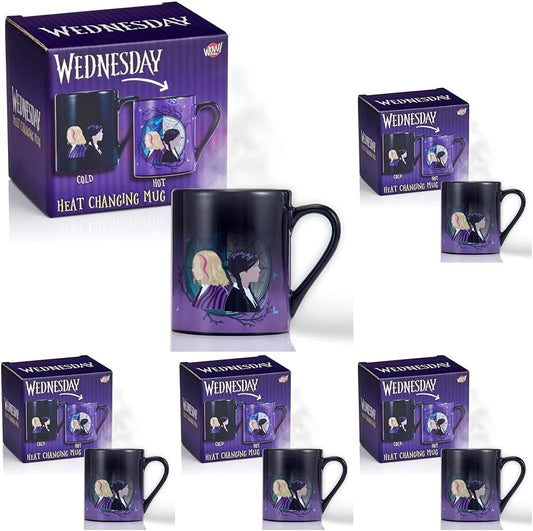 UAU! COISAS Caneca oficial de quarta-feira com troca de calor de Wednesday e Enid | Heat revela a janela do dormitório Nevermore | Caneca de presente oficial para fãs da série Wednesday na Netflix (pacote com 5)