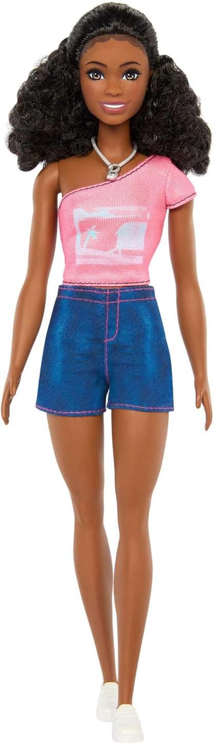 Barbie Mistérios: Detetives da Praia Brooklyn - Boneca Fashion com Roupa Exclusiva Removível e Acessórios, Incluindo Colar, JFV64