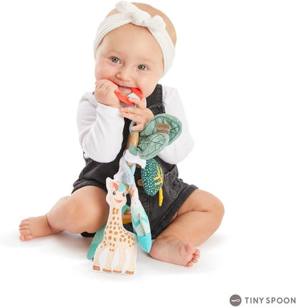 Sophie la Girafe Anel de Atividades Sensoriais – Mordedor para Bebê com Chocalho, Sons de Amassado e Texturas – Livre de BPA, Borracha Natural e Tecido – Fixa-se ao Carrinho/Cadeirinha do Carro – Lavável, Ideal para Presentear Bebês