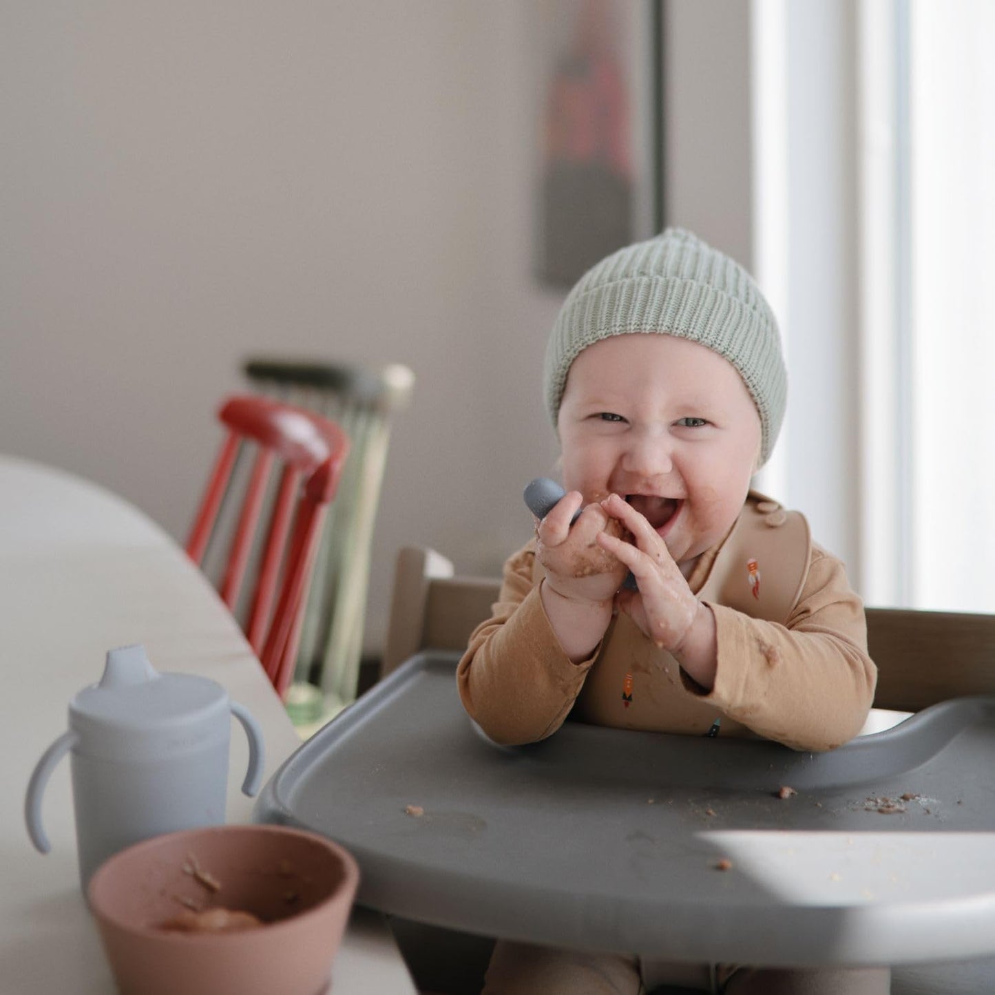 Mushie Colheres de Aprendizagem Baby | Conjunto com 2 Colheres de Silicone Livres de BPA | Utensílios Infantis Duráveis e Laváveis na Lava-louças | Cor: Rosa/Areia Metálica