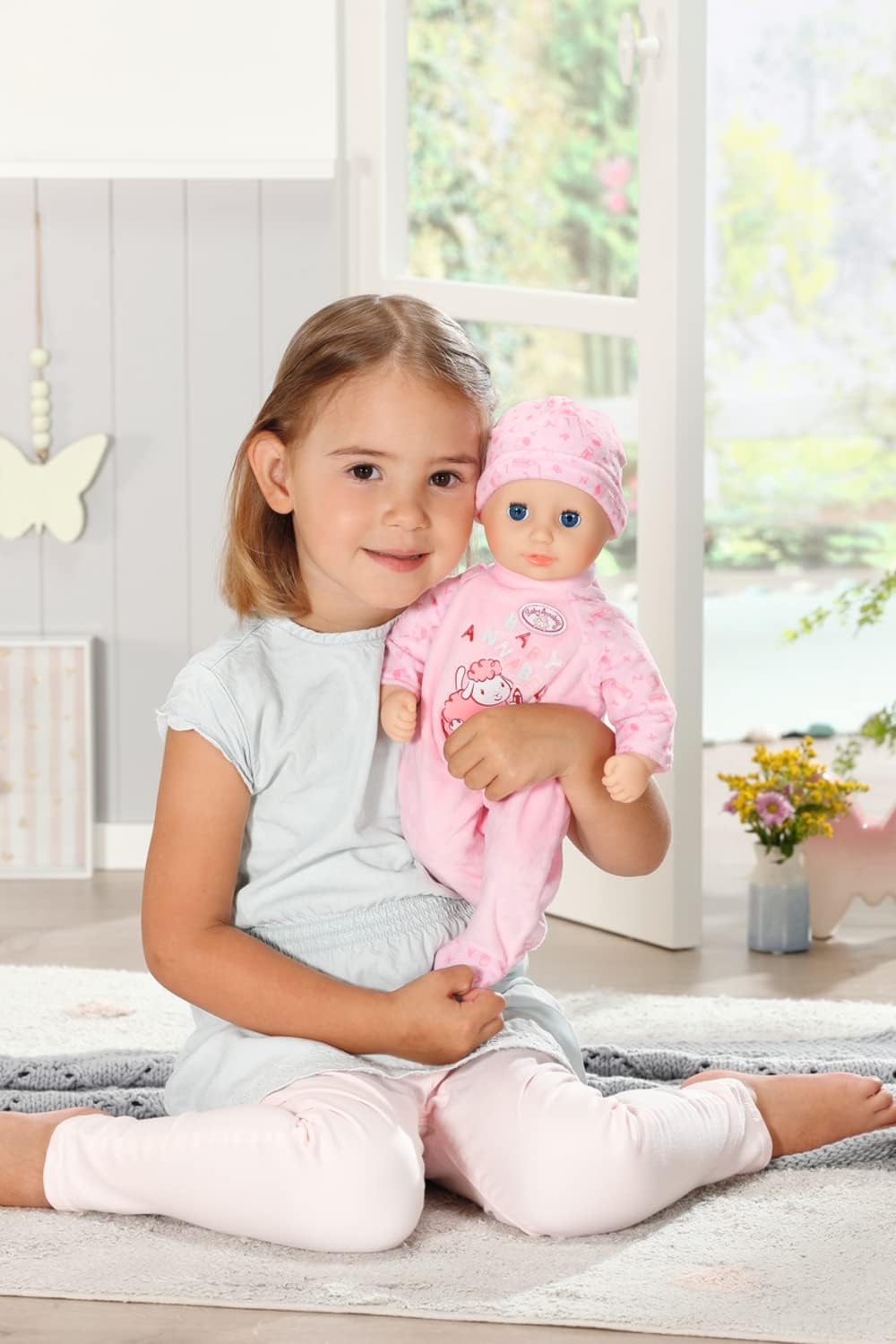 Baby Annabell 709870 Pequena Annabell - Boneca de Corpo Macio de 36cm para Brincar de Alimentar - Adequada para Crianças a partir de 1 Ano - Perfeita para Bebês - Inclui Boneca, Mamadeira e Roupa