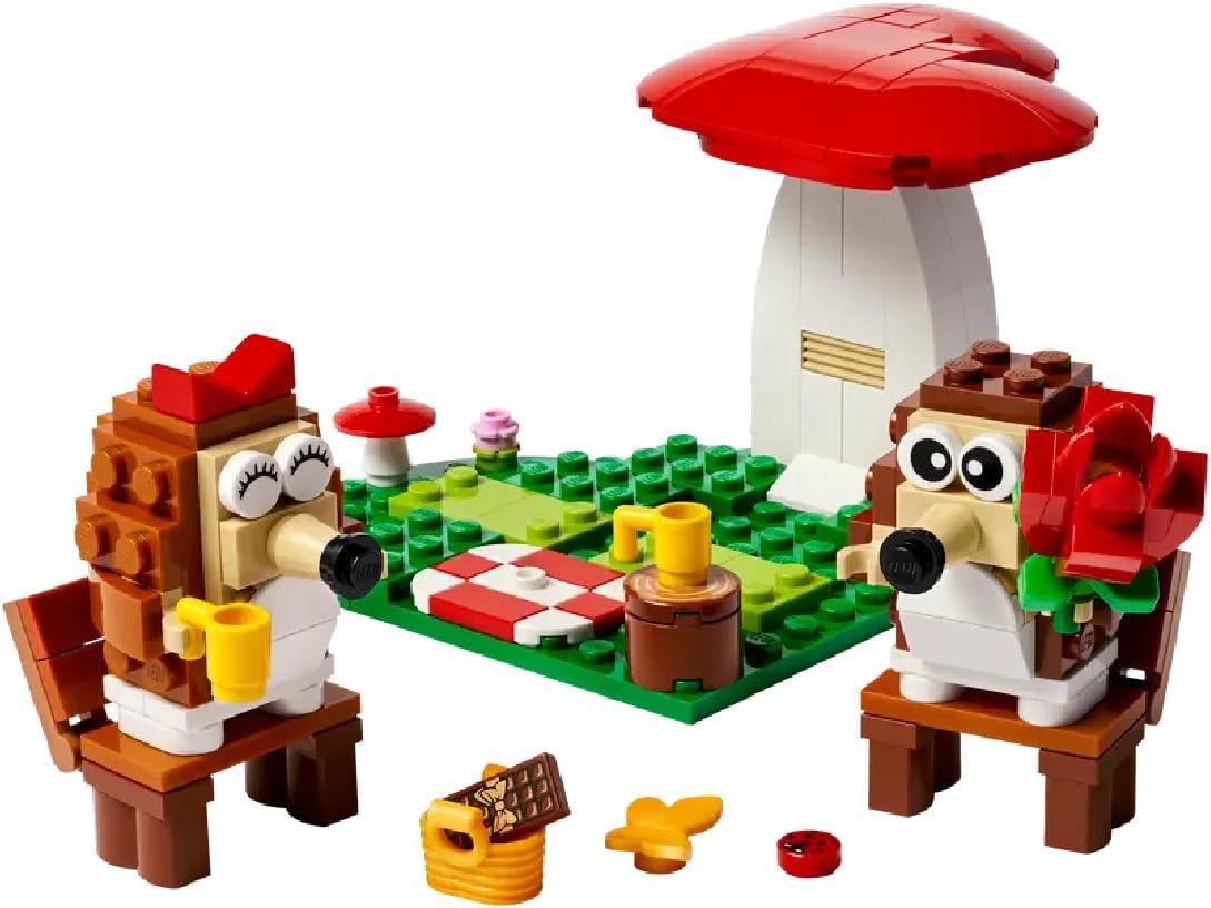 LEGO Hedgehog Picnic Date - Conjunto de brinquedos de animais para meninas e meninos de 8 anos ou mais - Conjunto de construção natural com modelo de cogumelo e 2 figuras - Decoração de Dia dos Namorados - Presente