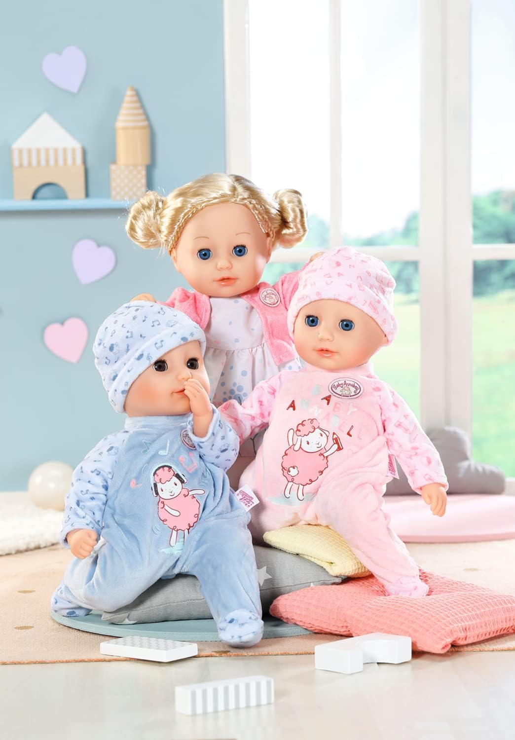 Baby Annabell Boneca Little Alexander de 36 cm com corpo macio, mamadeira e roupinha para brincar de alimentar - Adequada para crianças a partir de 1 ano - Inclui boneca, mamadeira e roupinha.