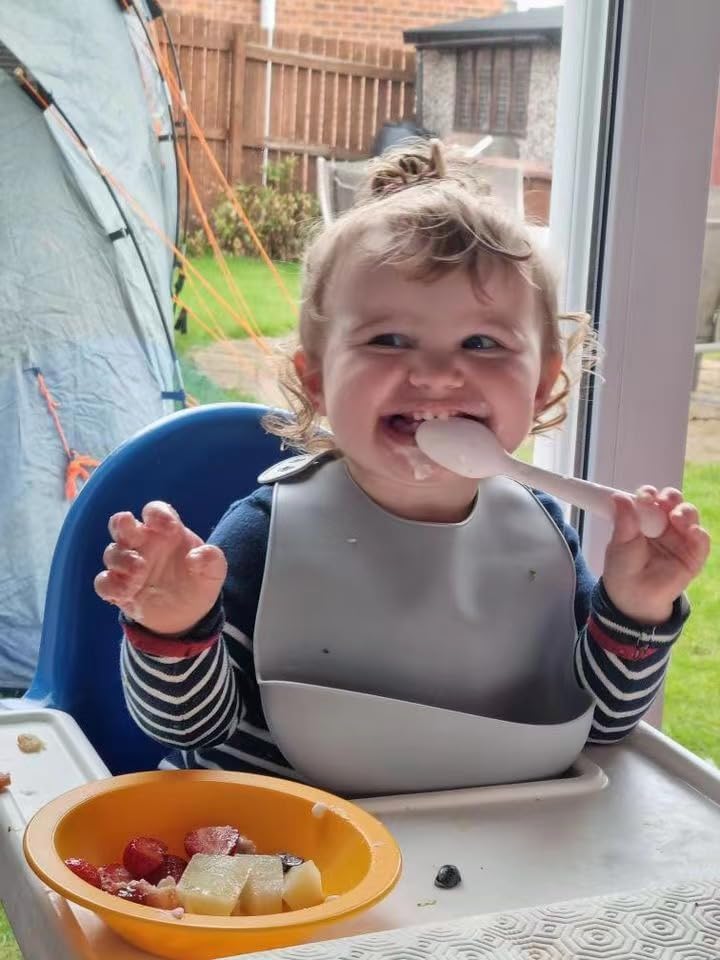 PandaEar Conjunto de 3 Babadores de Silicone para Bebês e Crianças Pequenas: Babadores superfinos, leves e impermeáveis, ajustáveis e com bolso coletor de alimentos. Unissex e sem sujeira.