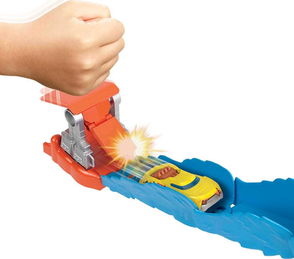 Hot Wheels City Wreck & Ride Gorilla Attack com 1 carro Hot Wheels, conecta-se a outros conjuntos, com tema de posto de gasolina, presente para crianças 4+