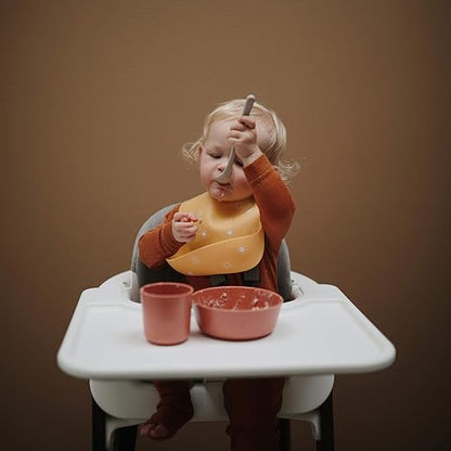 Mushie Babador de Silicone Baby | Babadores Impermeáveis com Ajuste Perfeito | Babadores Fáceis de Limpar para Alimentação do Bebê | 4 Tamanhos Ajustáveis com Bolsos Frontais Fundos | 100% Livre de BPA e Ftalatos