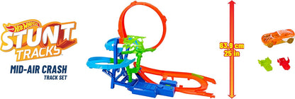 Conjunto de Pista de Carrinhos Hot Wheels, Pista de Acrobacias com Colisão Aérea e Carrinho de Brinquedo Die-Cast em Escala 1:64, Impulsor Motorizado para Acrobacias e Corridas Sem Parar, JKJ78