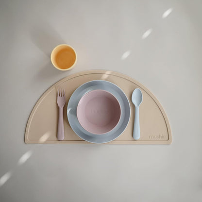 Mushie Copos de Jantar para Crianças | Copos de Mesa | Conjunto com 2 | Reutilizáveis | Podem ir à máquina de lavar louça e ao micro-ondas | Fáceis de segurar para crianças | Fabricados na Dinamarca (Verde Narciso Claro)
