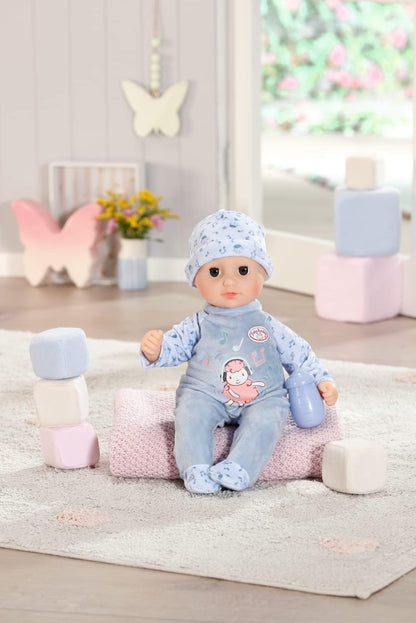 Baby Annabell Boneca Little Alexander de 36 cm com corpo macio, mamadeira e roupinha para brincar de alimentar - Adequada para crianças a partir de 1 ano - Inclui boneca, mamadeira e roupinha.