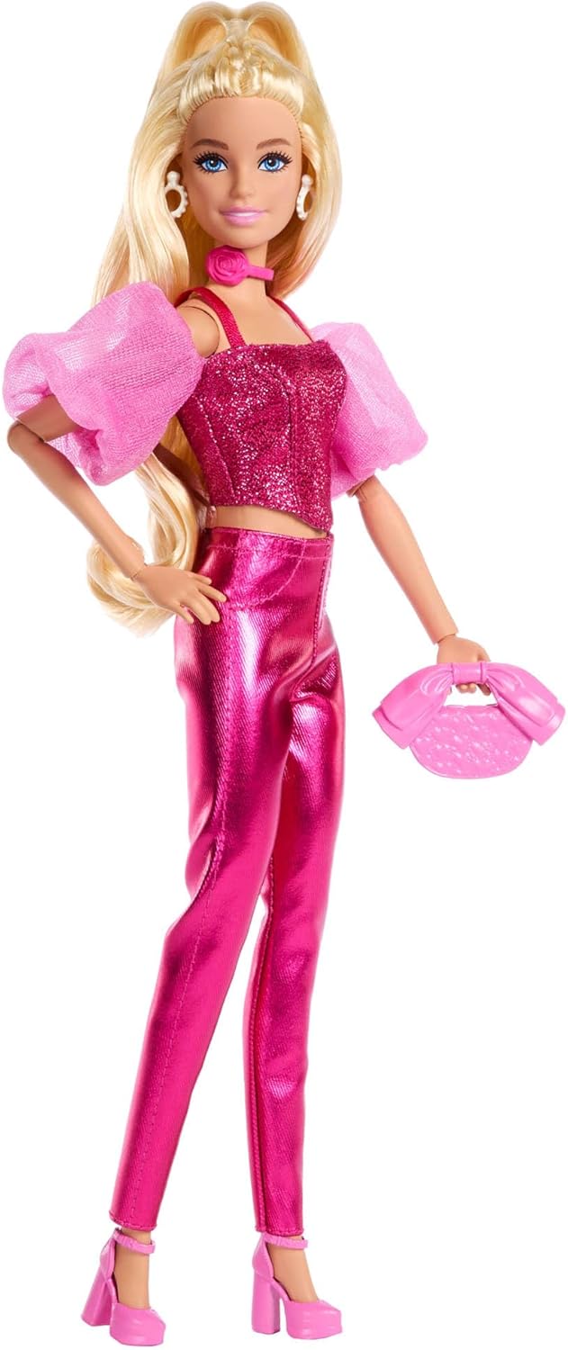 Barbie Deluxe Style Boneca nº 5 em Roupa Rosa Metálica, Cabelo Loiro, Top Corset Brilhante e Calça Brilhante com Acessórios como Colar de Rosas e Bolsa, JFP40