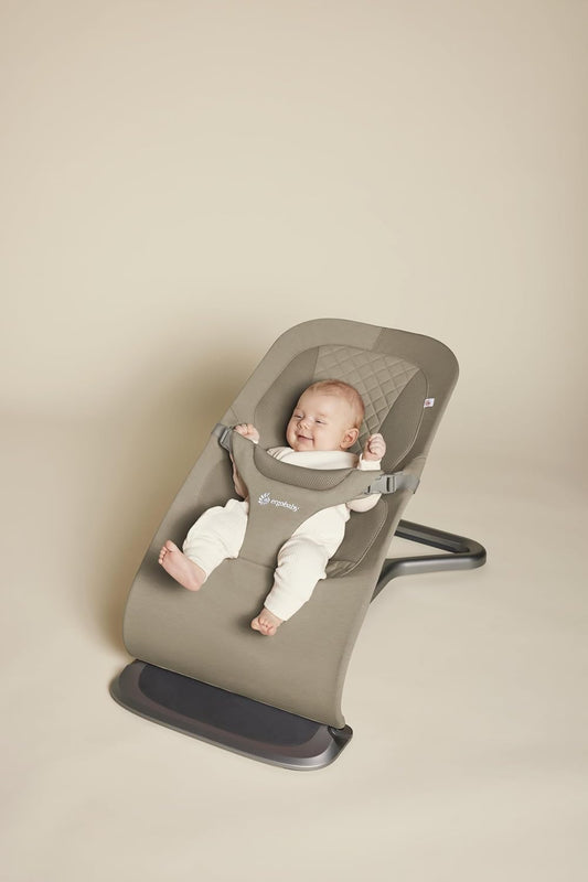 Ergobaby 3 em 1 Evolve Bouncer, espreguiçadeira ergonômica para bebês desde o nascimento até a criança, balanço para bebês com inserção para recém-nascidos (2,5 kg - 13,2 kg), azeitona macia