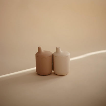 Mushie Copo de Silicone | Copo de Transição para Bebês a partir de 6 Meses | Capacidade: 175 mL | Tampa Removível | Material: Silicone de Grau Alimentício | Pode ser lavado na lava-louças e usado no micro-ondas (Natural)