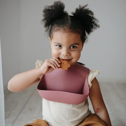 Mushie Babador de Silicone Baby | Babadores Impermeáveis com Ajuste Perfeito | Babadores Fáceis de Limpar para Alimentação do Bebê | 4 Tamanhos Ajustáveis com Bolsos Frontais Fundos | 100% Livre de BPA e Ftalatos
