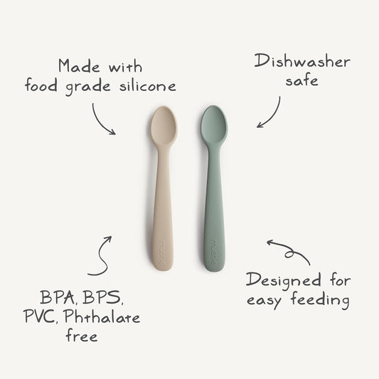 Mushie Colheres de alimentação Baby | Colheres de silicone sem BPA, pacote com 2 | Utensílios duráveis para bebês e crianças pequenas, próprios para lava-louças | Tomilho seco