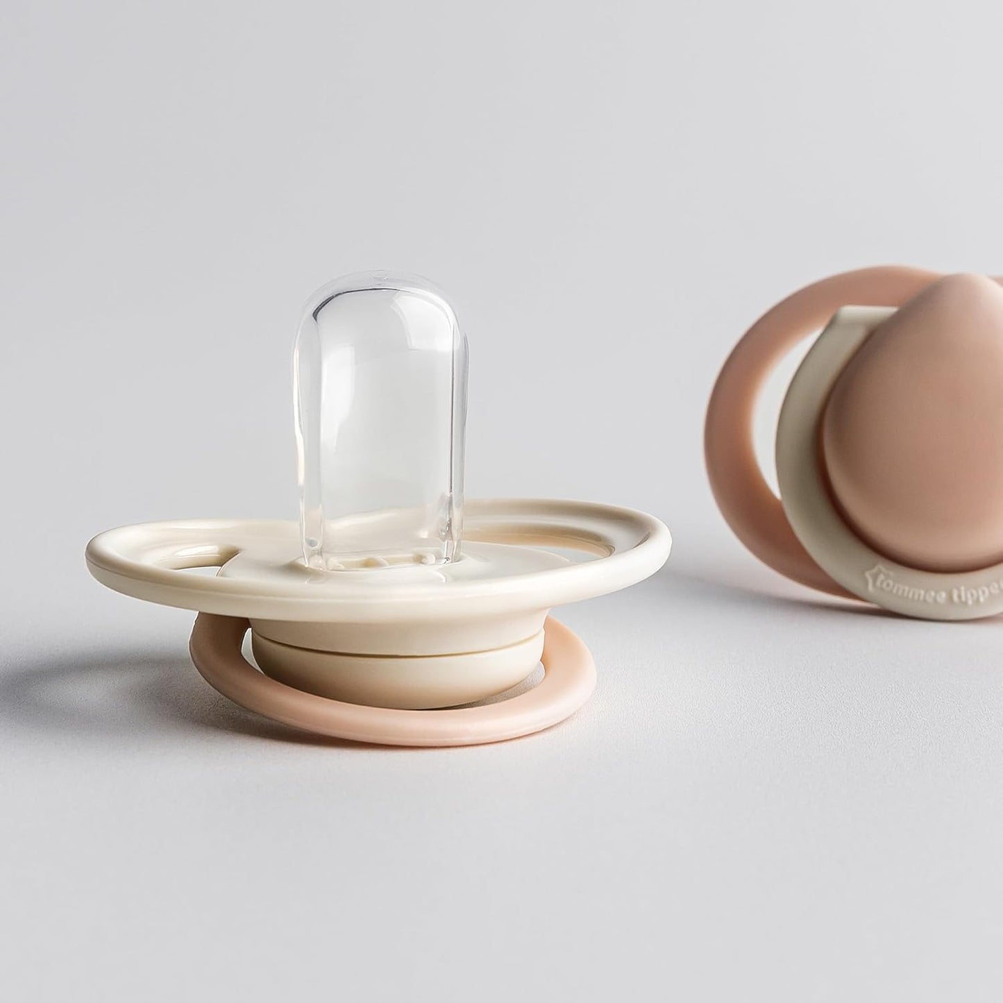 Tommee Tippee Chupetas para recém-nascidos, 0-2 meses, cores suaves, textura fosca, cápsula esterilizadora reutilizável, pacote de 6 chupetas