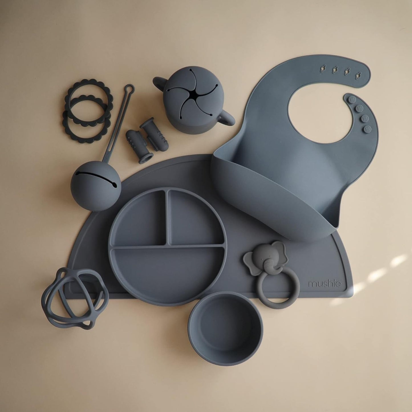 Mushie Tigela de silicone com ventosa, tigela antiderrapante com ventosa para bebês e crianças pequenas, material: silicone de qualidade alimentar, pode ser lavada na lava-louças e usada no micro-ondas (Tradewinds)