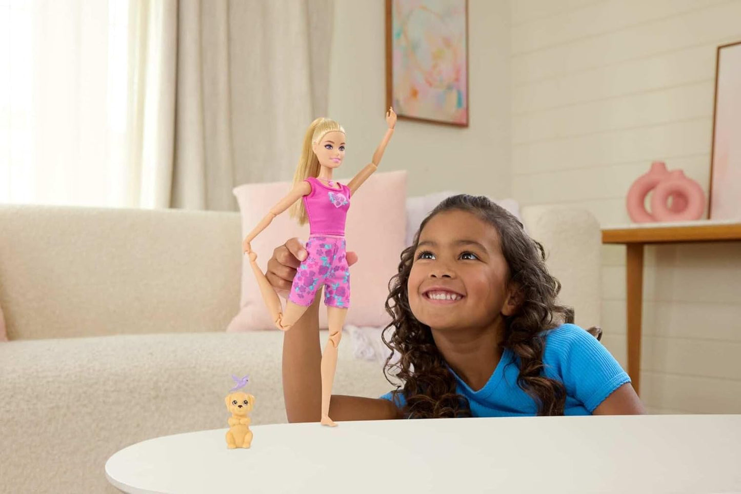 Barbie Mindful Moves Boneca com Roupa de Ioga com 6 Modos de Meditação Ativados por Luzes, Sons e Música, Cachorrinho com 6 Acessórios para Conectar, Loira, JJN55
