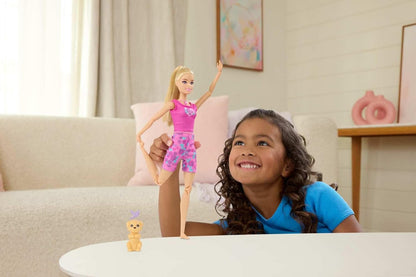 Barbie Mindful Moves Boneca com Roupa de Ioga com 6 Modos de Meditação Ativados por Luzes, Sons e Música, Cachorrinho com 6 Acessórios para Conectar, Loira, JJN55