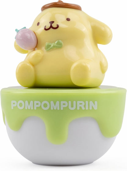 Bandai Sanrio Hello Kitty e Amigos - Cápsula de 50º Aniversário - Figura Colecionável Pompompurin de 8cm com Caixa de Exibição, Presentes Fofos, Colecionáveis da Hello Kitty e Presentes de Anime para Meninas