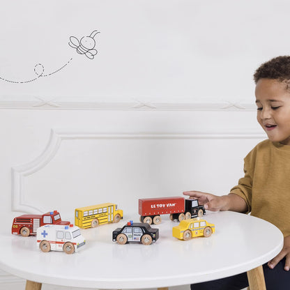 Le Toy Van  - Conjunto icônico de jogos de carro de brinquedo com tema de madeira de Londres - Conjunto de 7 peças | Brinquedos de dramatização de veículos - adequados para crianças de 2 anos +