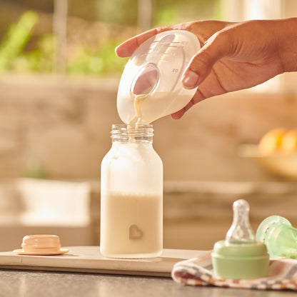 Munchkin Bomba tira-leite de silicone | Bomba manual para amamentação com capacidade para até 120 ml de leite | Design ergonômico e fácil de usar | Artigos essenciais para amamentação e bebê