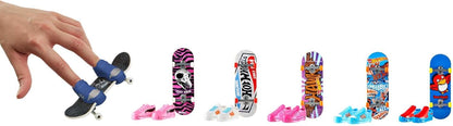 Hot Wheels Skate Tony Hawk Fingerboard e sapatos, projetados em colaboração com Tony Hawk, 1 Fingerboard e 1 par de sapatos de skate removíveis, HGT46