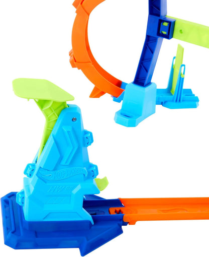 Conjunto de Pista para Carrinhos Hot Wheels, Incline e Salte Através do Loop em Espiral com um Carrinho de Brinquedo em Escala 1:64, Pista Speed Snap e Adaptadores, Compressível para Armazenamento, JFH36