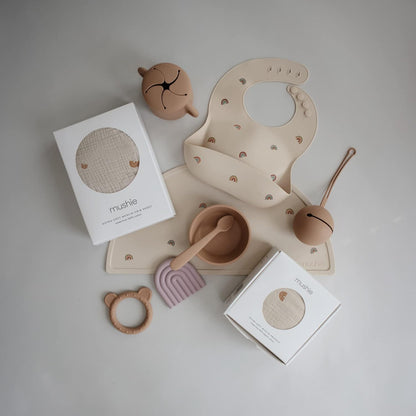 Mushie Tapete de silicone para crianças | Design antiderrapante | Material: Silicone de qualidade alimentar | Fácil de limpar e resistente a manchas | Livre de BPA e ftalatos (Arco-íris)