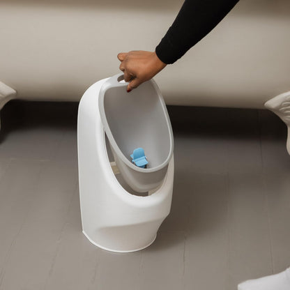 Nuby My Real Urinal Potty Training Toilet para meninos com botão de descarga realista e som para bebês e crianças, branco