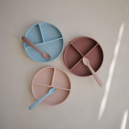 Mushie Prato de silicone com ventosa | Prato dividido antiderrapante para bebês e crianças pequenas | Silicone de qualidade alimentar | Pode ser lavado na lava-louças e usado no micro-ondas | Cor rosa