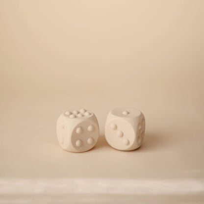 Mushie Brinquedo Sensorial Dice Press (Pacote com 2) | Brinquedo Sensorial para Apertar e Estourar | Desenvolvimento da Coordenação Motora Fina | Ensina Aritmética Simples | 100% Silicone de Qualidade Alimentar