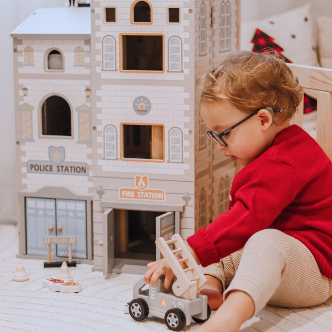 Mamabrum: Conjunto de brinquedo de madeira Estação de Bombeiros e Polícia, para crianças a partir de 3 anos - Brinquedo de faz de conta com veículos e acessórios - Compatível com figuras de ação.
