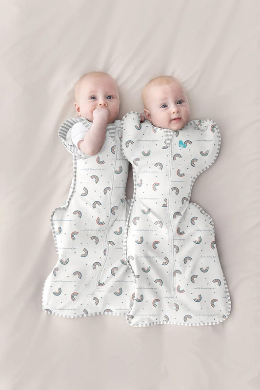 Love To Dream™ Swaddle UP™, Tamanho Pequeno (3,5–6 kg) – Sonho Arco-Íris | Ajuste Perfeito, Favorece uma Rotina de Sono Saudável | 1.0 Tog Ideal para Primavera e Verão (20–24°C) | Algodão Lavável à Máquina com Zíper Duplo
