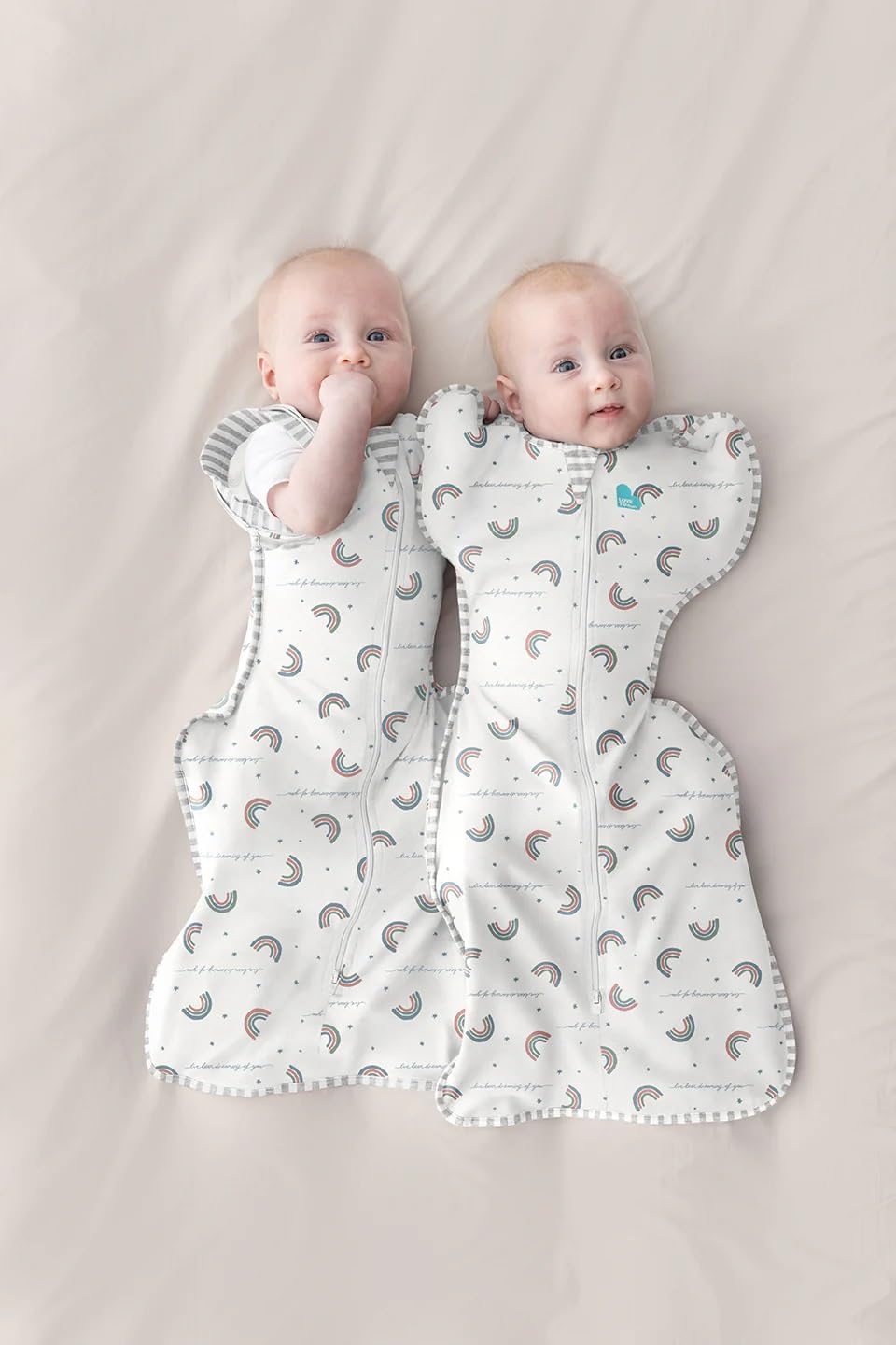 Love To Dream™ Swaddle UP™, Recém-nascido 2,2–3,8 kg – Sonho Arco-Íris | Ajuste perfeito, promove uma rotina de sono saudável | 1,0 Tog Ideal para primavera e verão (20–24 °C) | Algodão lavável à máquina e zíper duplo