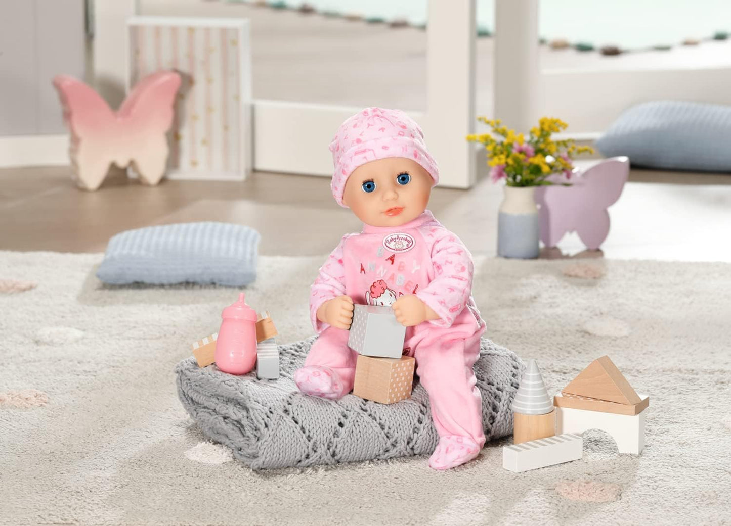 Baby Annabell 709870 Pequena Annabell - Boneca de Corpo Macio de 36cm para Brincar de Alimentar - Adequada para Crianças a partir de 1 Ano - Perfeita para Bebês - Inclui Boneca, Mamadeira e Roupa