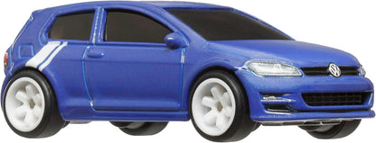 Hot Wheels Premium Volkswagen Golf MK7, Veículos Car Culture Circuit Legends para Crianças a partir de 3 Anos e Fãs e Colecionadores Adultos, Coleção Premium de Veículos Car Culture em Escala 1:64, HRV79