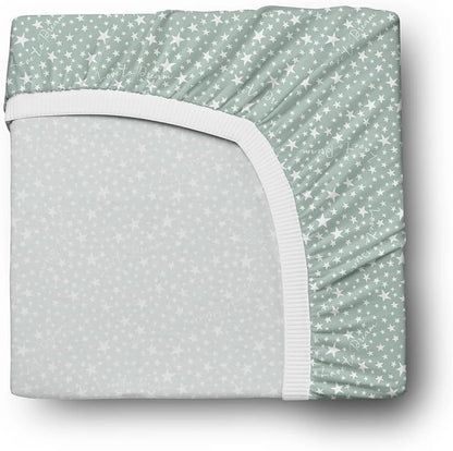 Love To Dream Lençol de berço, pacote com dois, estampa Stardust, verde-oliva | 100% algodão jersey macio e respirável para colchão oval, rosa-claro Stardust, inclui saco de armazenamento reutilizável