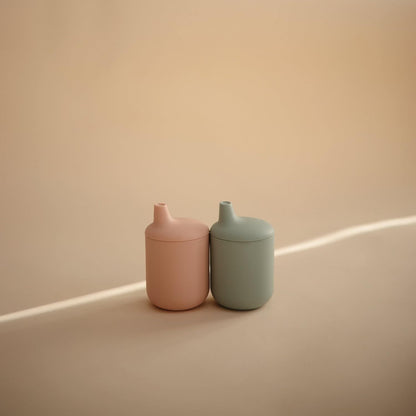 Mushie Copo de Silicone | Copo de Transição para Bebês a partir de 6 Meses | Capacidade: 175 mL | Tampa Removível | Material: Silicone de Grau Alimentício | Pode ser lavado na lava-louças e usado no micro-ondas (Rosa Claro)