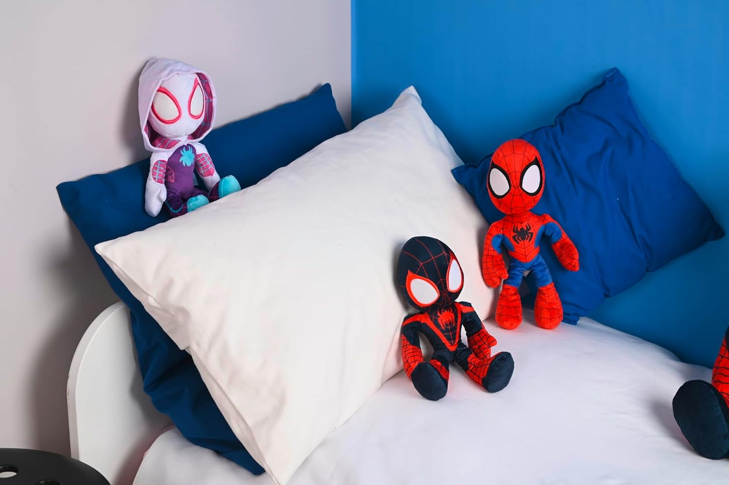 Boneco de ação do Homem-Aranha do Aranhaverso da Disney, 25 cm, de pelúcia, com olhos que brilham no escuro, nas cores azul, roxo e branco.