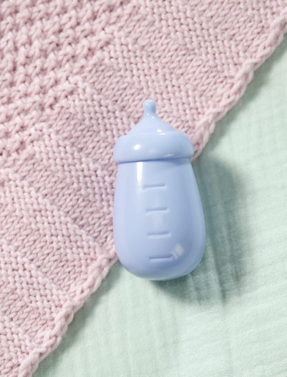 Baby Annabell Boneca Little Alexander de 36 cm com corpo macio, mamadeira e roupinha para brincar de alimentar - Adequada para crianças a partir de 1 ano - Inclui boneca, mamadeira e roupinha.