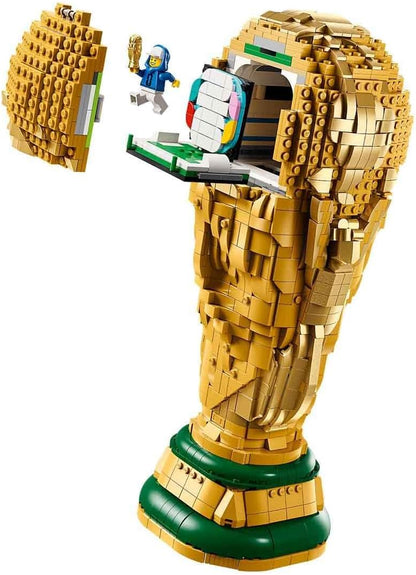 LEGO FIFA World Cup – Réplica do Troféu Oficial – Kit de Modelo 3D para Montar com Minifigura Colecionável – Presente de Futebol para Meninos, Meninas e Adultos Fãs de Esportes (12+ anos) – 43020