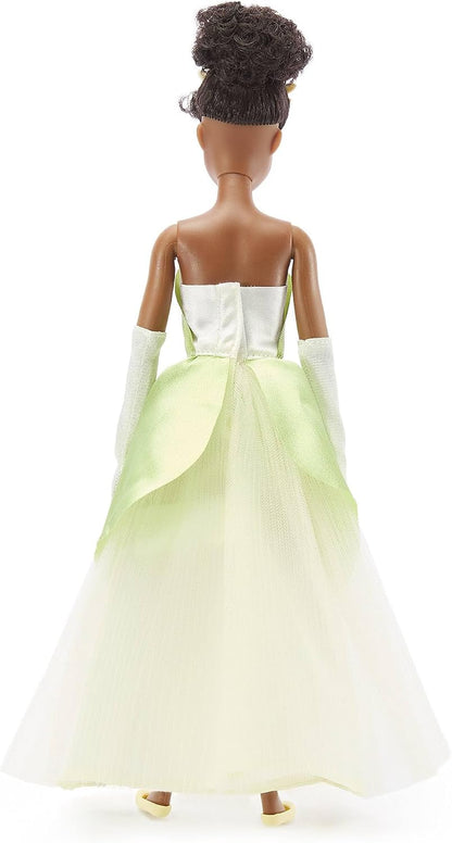 Disney Boneca Clássica Oficial da Tiana  para Crianças – A Princesa e o Sapo, 28 cm (11 pol.) – Boneca Totalmente Articulada com Vestido Icônico Inspirado em Lírio e Amigo da Personagem – Indicada para Maiores de 3 Anos