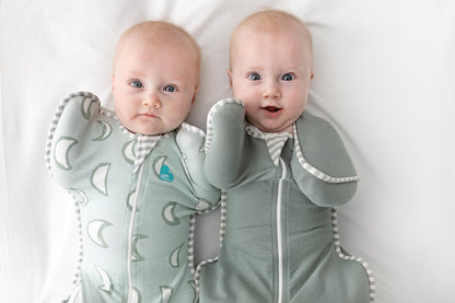 Love To Dream™ Swaddle UP™, Recém-nascido 2,2–3,8 kg – Verde Oliva Escuro | Ajuste Perfeito, Favorece uma Rotina de Sono Saudável | 1.0 Tog Ideal para Primavera e Verão (20–24°C) | Algodão Lavável à Máquina e Zíper Duplo
