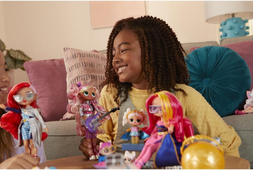 L.O.L. Surprise! Série OMG Eye Spy - Rockstar - Inclui 1 boneca, vem com roupas e acessórios, resolva pistas e desbloqueie surpresas, colecione todas as 4 bonecas.