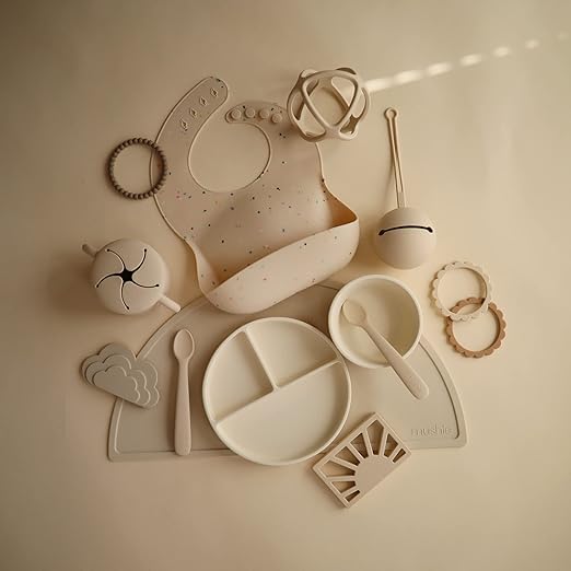 Mushie Babador de Silicone Baby | Babadores Impermeáveis com Ajuste Perfeito | Babadores Fáceis de Limpar para Alimentação do Bebê | 4 Tamanhos Ajustáveis com Bolsos Frontais Fundos | 100% Livre de BPA e Ftalatos